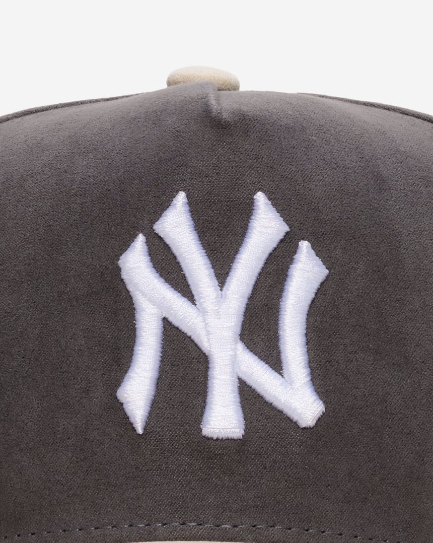 New York Yankees Pro Pinch Suede Two Tone Snapback Hat