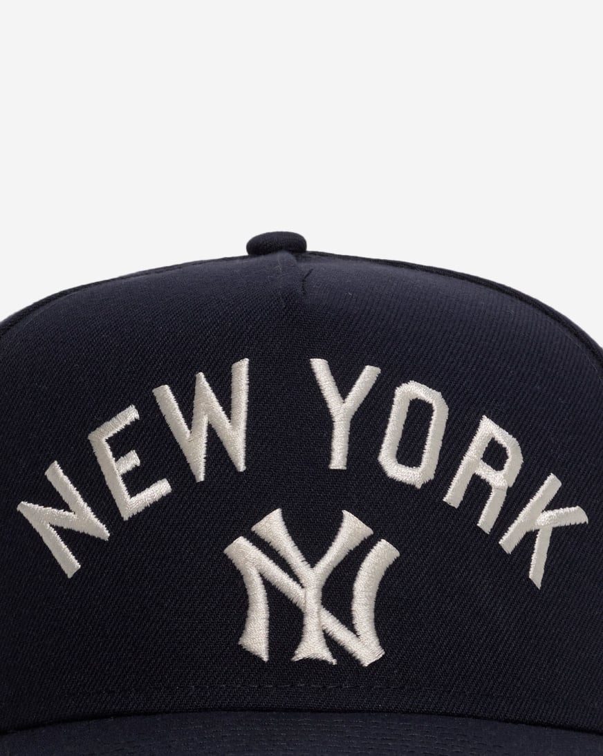 9Fifty New York Yankees Arched A-Frame Snapback Hat