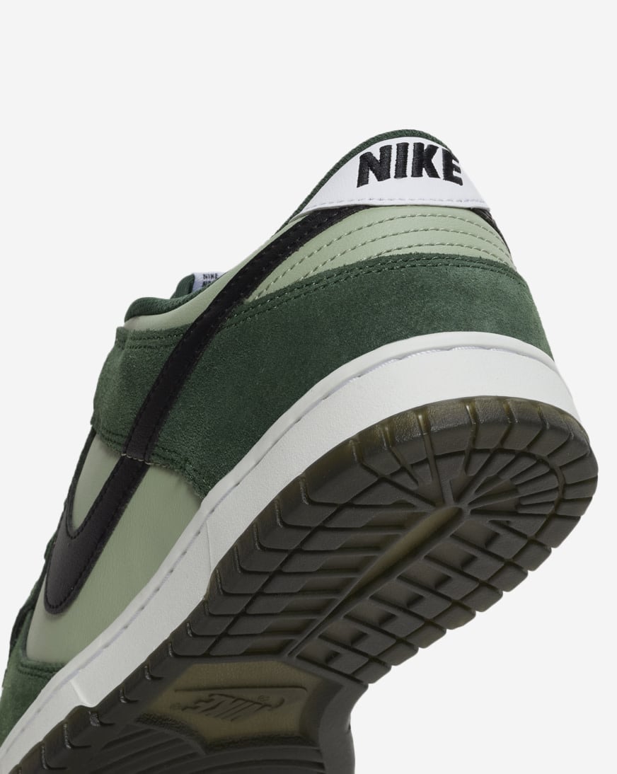 Dunk Low Retro SE