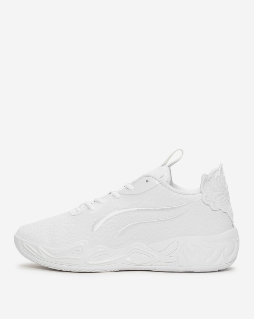 MB.04 Ice White